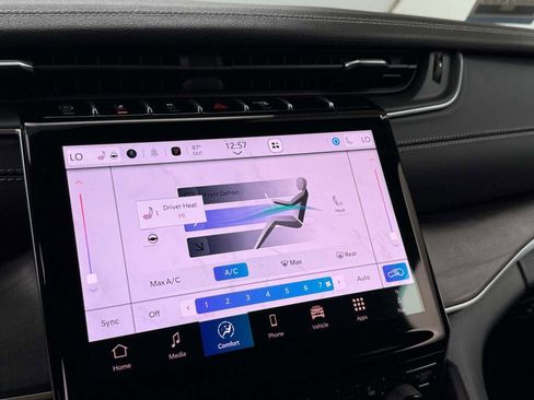 New 2025 Jeep Grand Cherokee Limited image 34