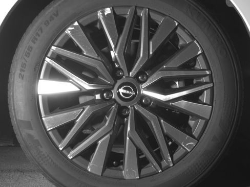 Used 2025 Nissan Altima 2.5 SV image 13