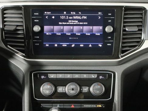 Used 2022 Volkswagen Atlas SEL Premium AWD/4WD image 31