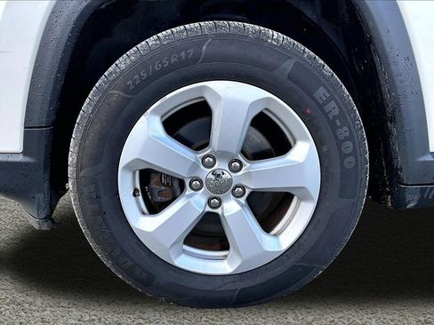 Used 2018 Jeep Compass Latitude w/ Popular Equipment Group image 9