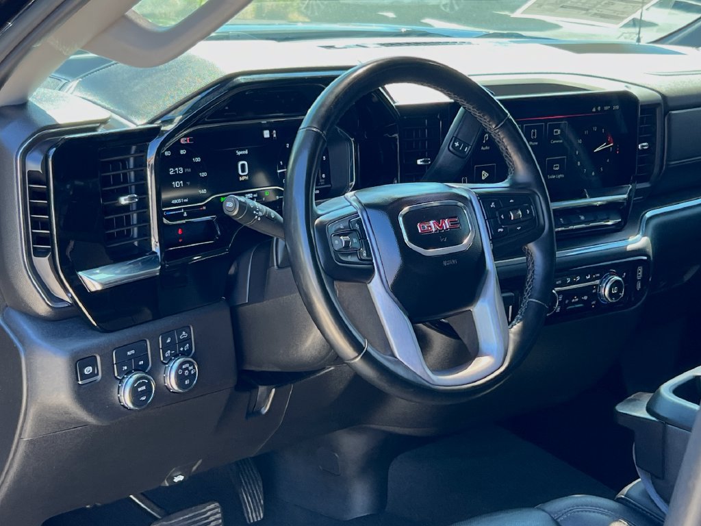Used 2025 GMC Sierra 1500 SLT AWD/4WD image 5