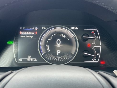 Used 2025 Lexus ES 300h w/ Premium Package image 27