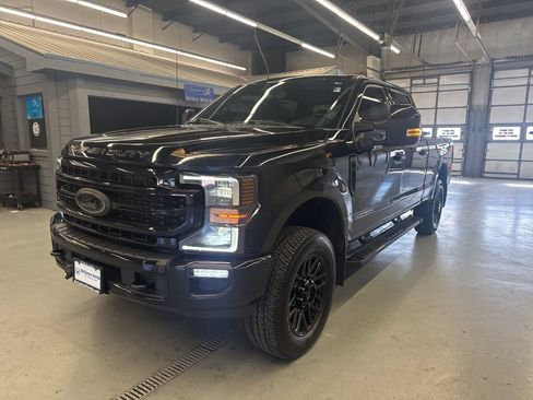 Used 2022 Ford F250 Lariat w/ Black Appearance Package AWD/4WD image 4