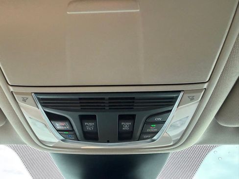 Used 2024 Acura MDX SH-AWD w/ Technology Package image 23