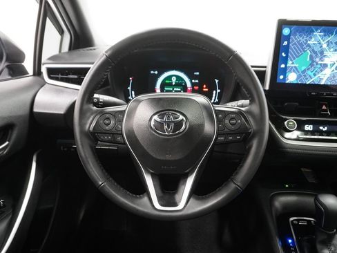 Used 2025 Toyota Corolla SE w/ SE Premium Package image 18