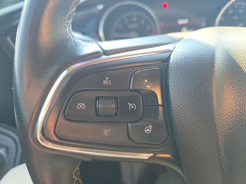 Used 2020 Buick Encore GX Essence FWD image 30