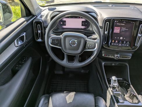 Certified 2023 Volvo XC40 B4 Plus w/ Driver Assist Package FWD image 16