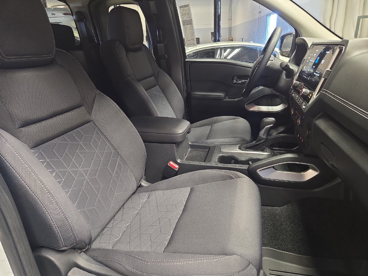 Certified 2025 Nissan Frontier SV RWD image 10