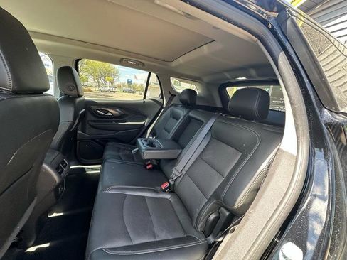 Used 2022 GMC Terrain SLT w/ Tech Package AWD/4WD image 13