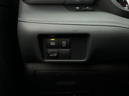 Used 2025 Toyota Highlander LE image 23