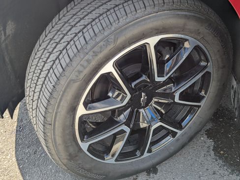 Used 2024 Chevrolet Suburban RST w/ Luxury Package AWD/4WD image 46