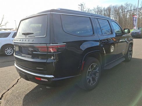 Used 2024 Jeep Wagoneer Series III image 4