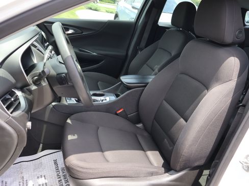 Used 2024 Chevrolet Malibu LT FWD image 24