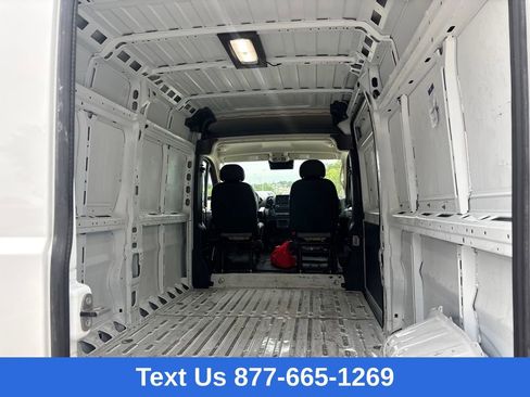 Used 2024 RAM ProMaster 2500 w/ Convenience Group FWD image 21