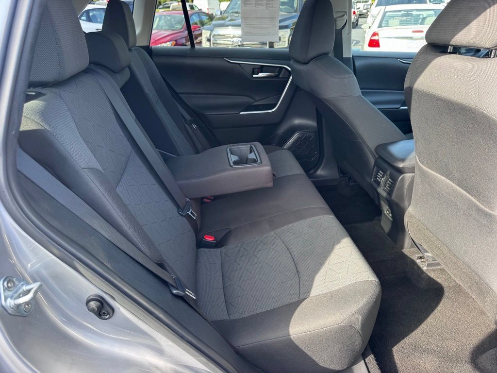Used 2024 Toyota RAV4 XLE FWD image 25