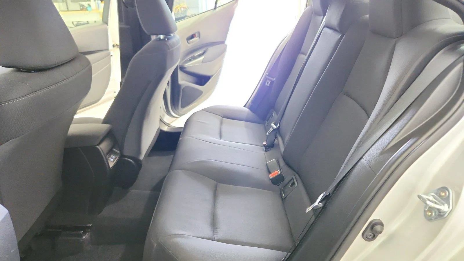 Used 2025 Toyota Corolla LE FWD image 25