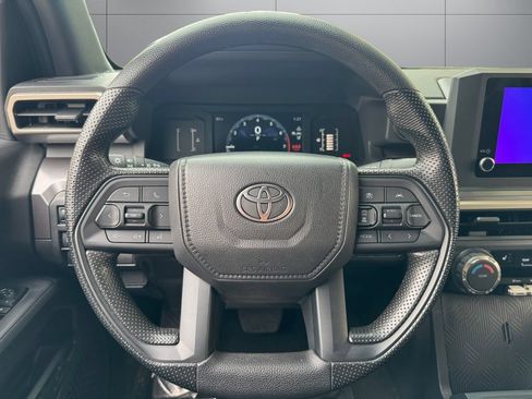 Certified 2025 Toyota Tacoma SR5 AWD/4WD image 13