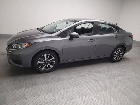 Used 2024 Nissan Versa SV FWD image 2