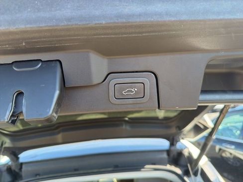 Used 2017 Land Rover Range Rover Evoque SE AWD/4WD image 24
