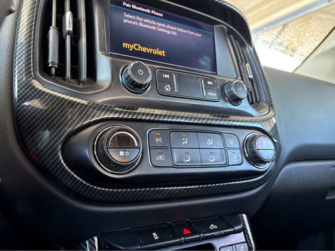 Used 2022 Chevrolet Colorado LT w/ Luxury Package image 7