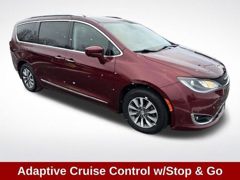 Used 2020 Chrysler Pacifica Touring-L Plus w/ Advanced Safetytec Group image 9