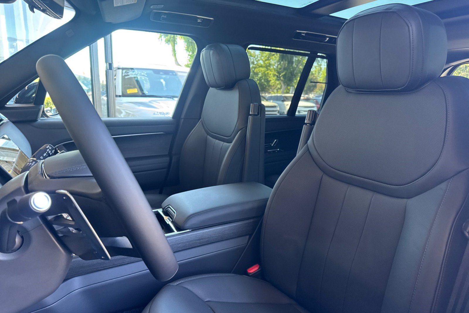 New 2026 Land Rover Range Rover SE AWD/4WD image 6