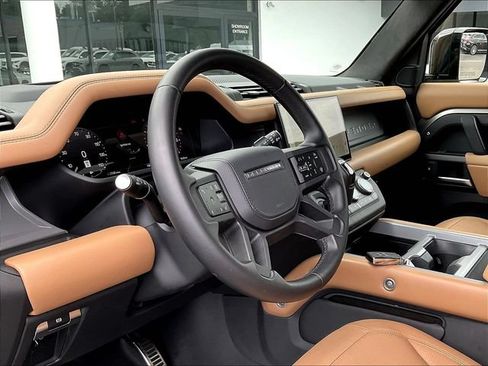 Used 2025 Land Rover Defender 110 X AWD/4WD image 18