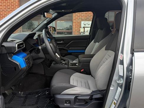 Used 2025 Toyota Tacoma TRD Off-Road image 26