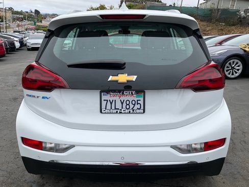 Used 2017 Chevrolet Bolt Premier FWD image 4