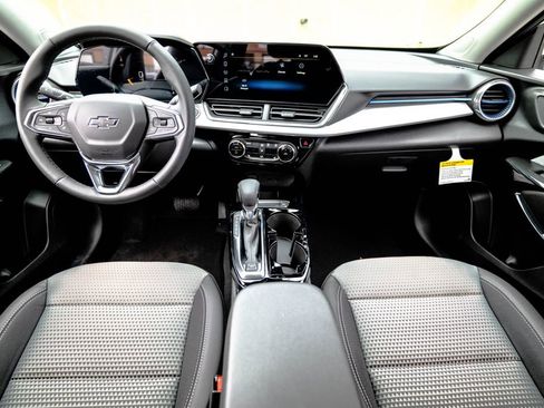 New 2026 Chevrolet Trax LT FWD image 12