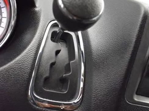 Used 2012 Dodge Grand Caravan American Value Package FWD image 29