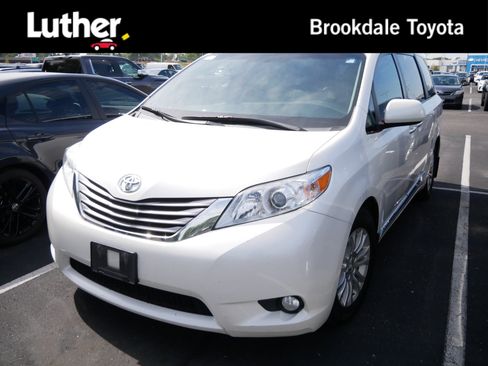 Used 2016 Toyota Sienna XLE w/ XLE Navigation Package FWD image 1