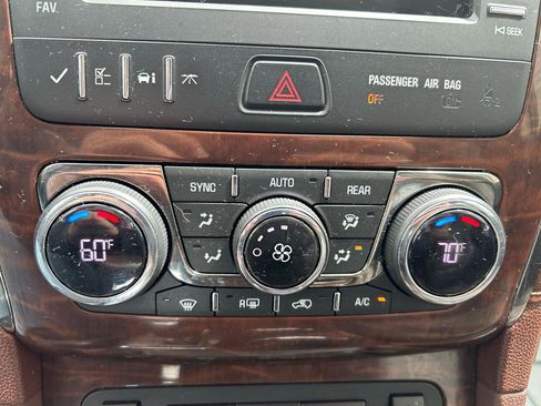 Used 2013 Buick Enclave Leather FWD image 25