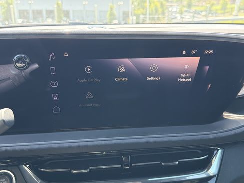 Used 2025 Buick Envista Sport Touring w/ Convenience I Package FWD image 24