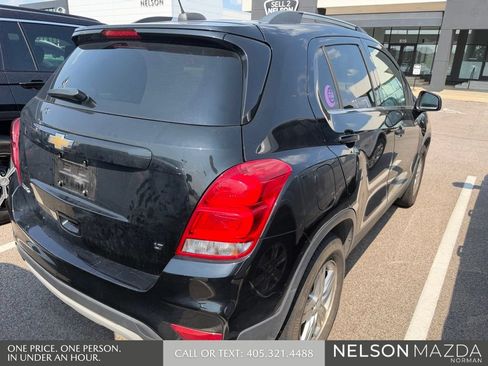 Used 2019 Chevrolet Trax LT FWD image 6