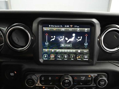 Used 2021 Jeep Wrangler Unlimited Rubicon w/ Dual Top Group AWD/4WD image 16