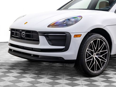 New 2026 Porsche Macan image 41