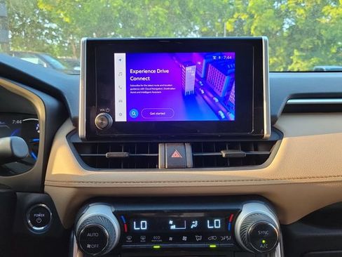 Used 2025 Toyota RAV4 XLE AWD/4WD image 19