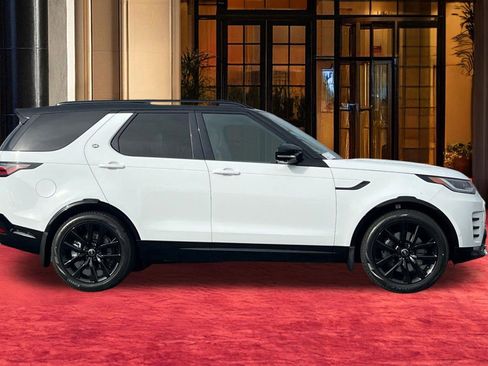 New 2026 Land Rover Discovery Limited Edition AWD/4WD image 23