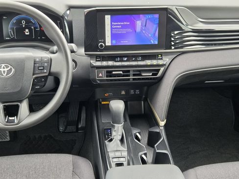 Used 2026 Toyota Camry LE FWD image 17