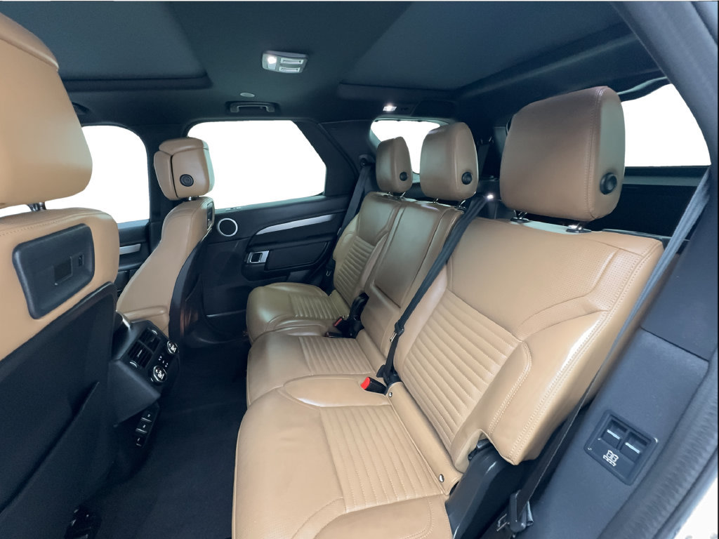 Used 2024 Land Rover Discovery Dynamic SE AWD/4WD image 26
