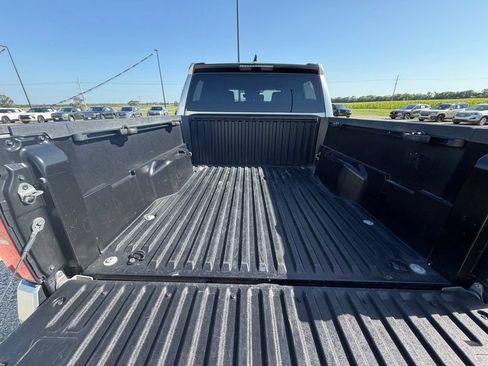 Used 2024 Toyota Tacoma SR5 AWD/4WD image 10