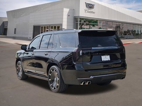 Used 2025 GMC Yukon Denali Ultimate w/ LPO, Floor Liner Package AWD/4WD image 4