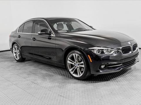 Used 2018 BMW 330i Sedan RWD image 11