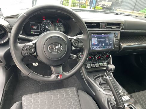 Used 2023 Toyota GR86 w/ ALL Weather Mat Package (TMS) RWD image 15
