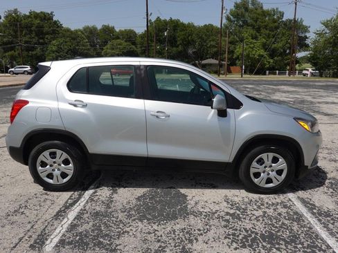 Used 2017 Chevrolet Trax LS FWD image 8