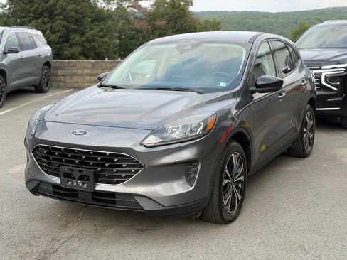 Used 2021 Ford Escape SE w/ SE Sport Appearance Package AWD/4WD image 1