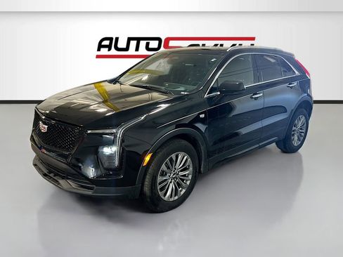 Used 2024 Cadillac XT4 Premium Luxury w/ Technology Package AWD/4WD image 3