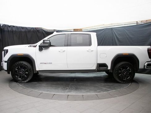 Used 2024 GMC Sierra 3500 AT4 w/ AT4 Premium Plus Package image 9