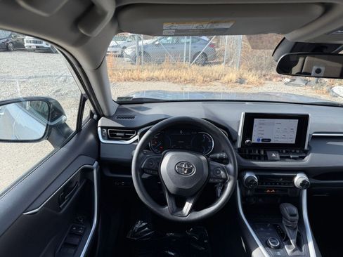 Used 2025 Toyota RAV4 LE image 33